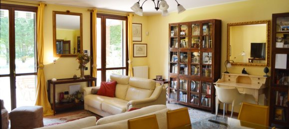 5 bedrooms House in Peschiera Borromeo, Italy No. 364255 2