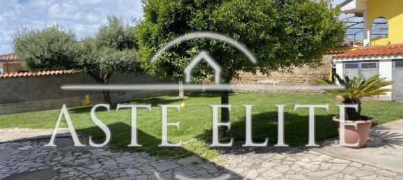 4 rooms Apartment in Pomezia, Italy No. 4534 8