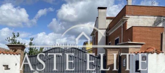 4 rooms Apartment in Pomezia, Italy No. 4534 9