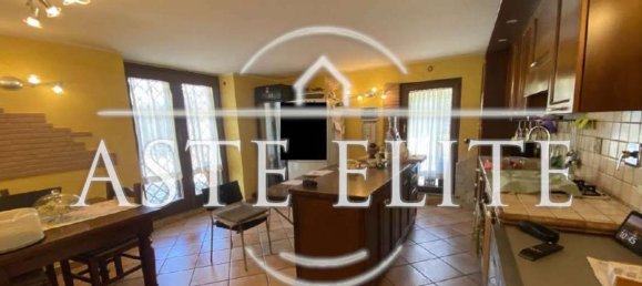 4 rooms Apartment in Pomezia, Italy No. 4534 6