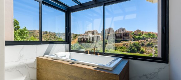 7 bedrooms House in Marbella, Spain No. 29880 29