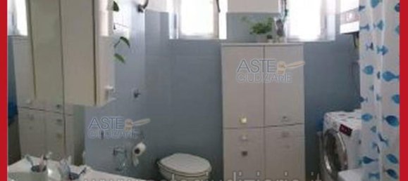 5 bedrooms Apartment in Rome, Italy No. 330878 9