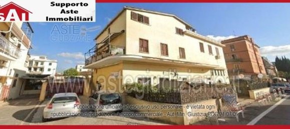 5 bedrooms Apartment in Rome, Italy No. 330878 10