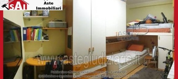 5 bedrooms Apartment in Rome, Italy No. 330878 2