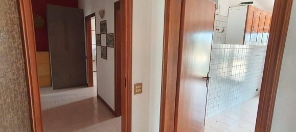 4 rooms Apartment in Rome, Italy No. 26333 13