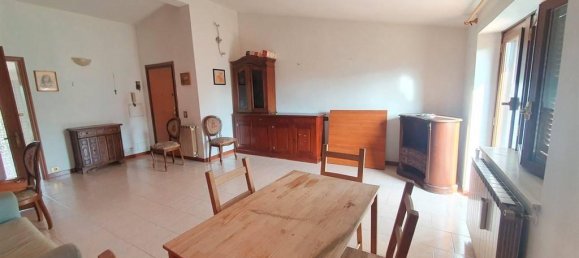 4 rooms Apartment in Rome, Italy No. 26333 2