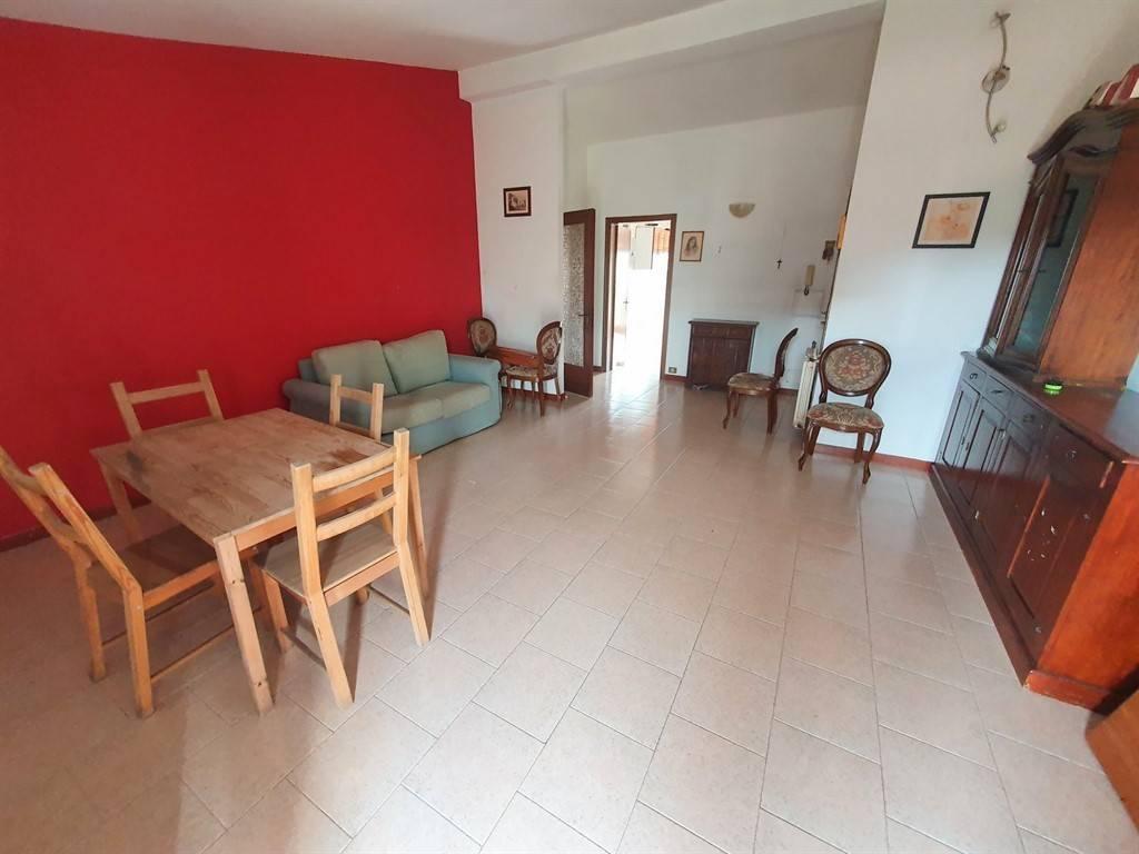 4 rooms Apartment in Rome, Italy No. 26333