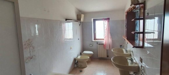 4 rooms Apartment in Rome, Italy No. 26333 15