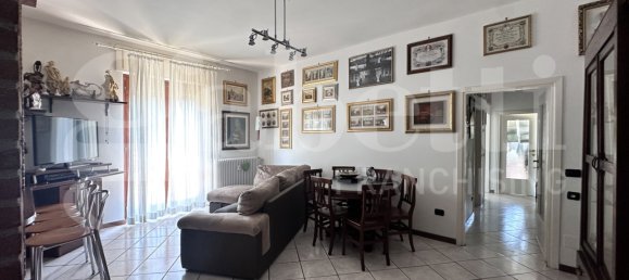 Apartamento de 3 divisões em Barni, Italy N.º 311700 12