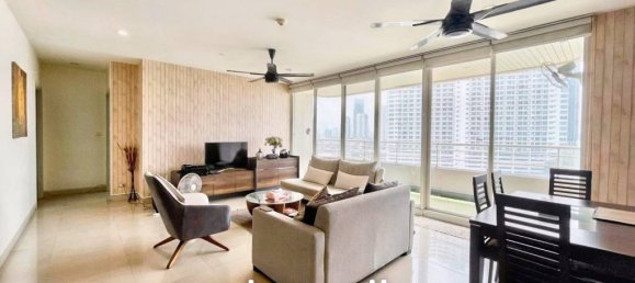 3 bedrooms Condo in Bangkok, Thailand No. 24450 2