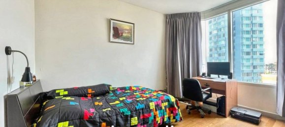 3 bedrooms Condo in Bangkok, Thailand No. 24450 10