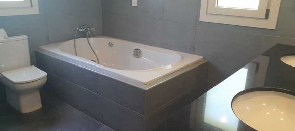 5 غرف نوم عقار تجاري في Strovolos, Cyprus رقم 17660 8