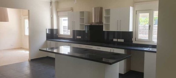 5 Schlafzimmer Gewerbliche Immobilie in Strovolos, Cyprus, Nr. 17660 11