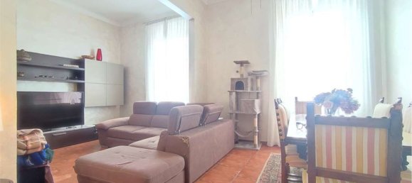 7 rooms Apartment in Livorno, Italy No. 133248 3
