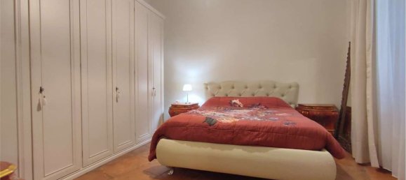 7 rooms Apartment in Livorno, Italy No. 133248 16