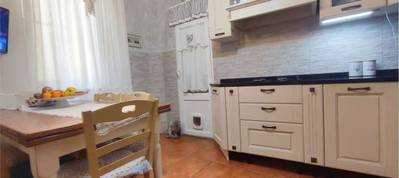 7 rooms Apartment in Livorno, Italy No. 133248 12