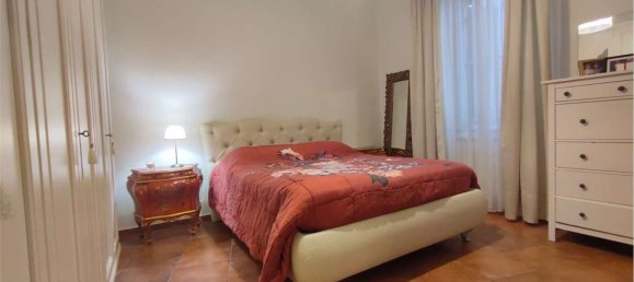 7 rooms Apartment in Livorno, Italy No. 133248 15