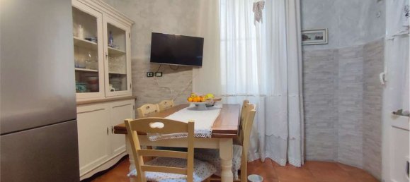 7 rooms Apartment in Livorno, Italy No. 133248 14