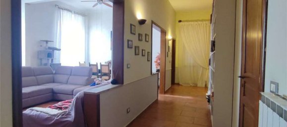 7 rooms Apartment in Livorno, Italy No. 133248 7