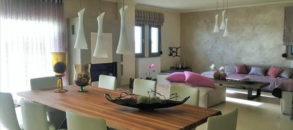 5 bedrooms Villa in Thessaloniki, Greece No. 1412 11