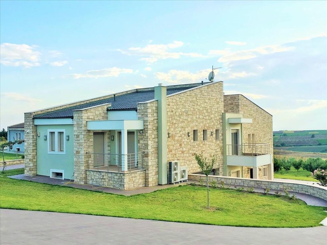 5 bedrooms Villa in Thessaloniki, Greece No. 1412