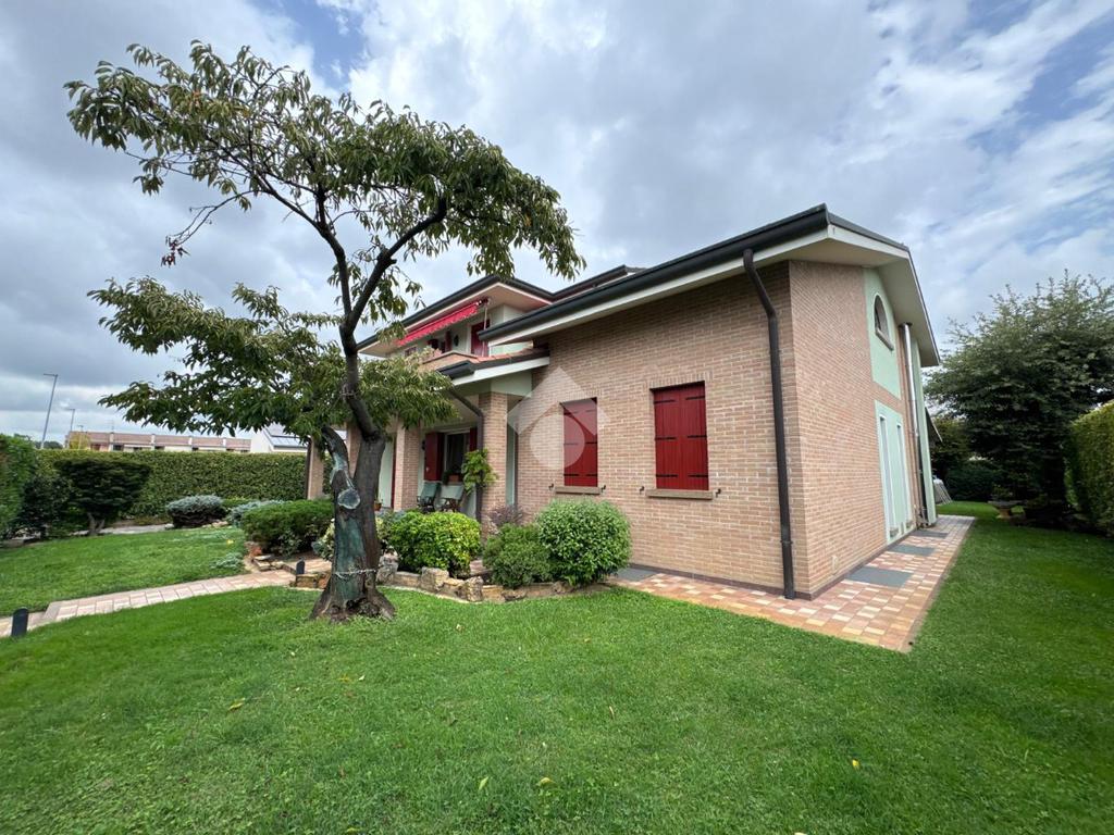 5 rooms Villa in Santa Maria di Sala, Italy No. 361657