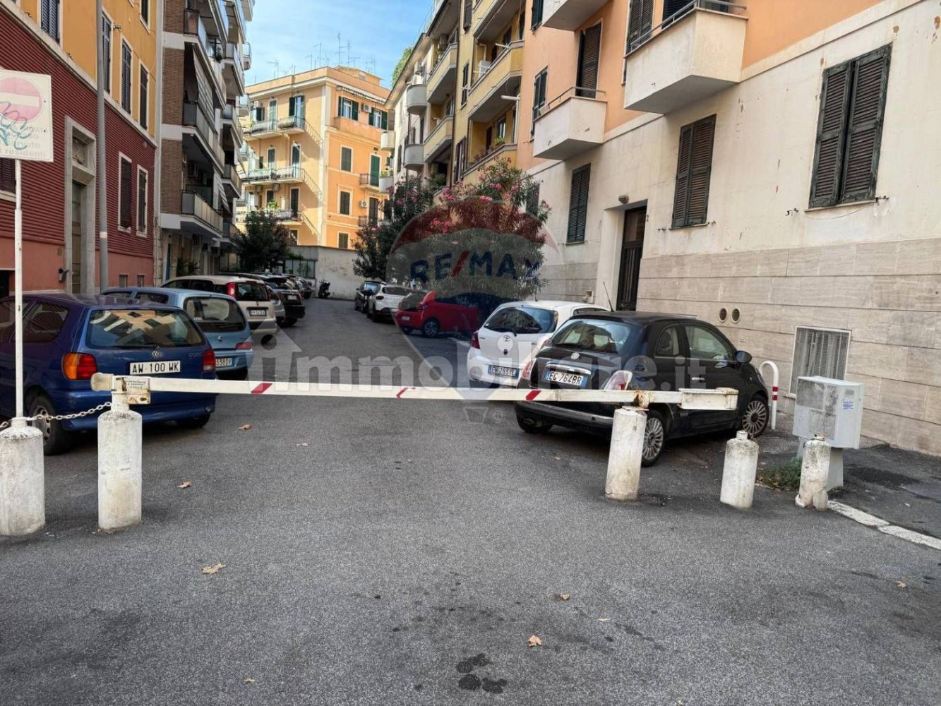 12m² Garage in Rome, Italy No. 333485