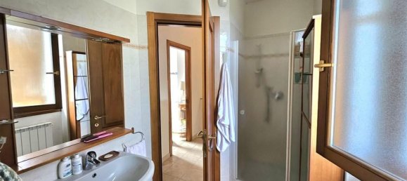 Дом с 5 спальнями в Масса, Италия № 357053 9