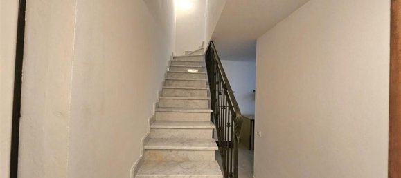 Дом с 5 спальнями в Масса, Италия № 357053 21