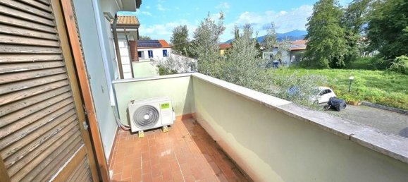 Дом с 5 спальнями в Масса, Италия № 357053 2