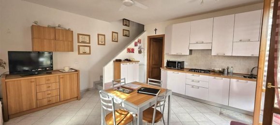 Дом с 5 спальнями в Масса, Италия № 357053 44