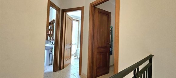 Дом с 5 спальнями в Масса, Италия № 357053 31