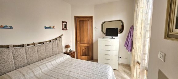 Дом с 5 спальнями в Масса, Италия № 357053 4