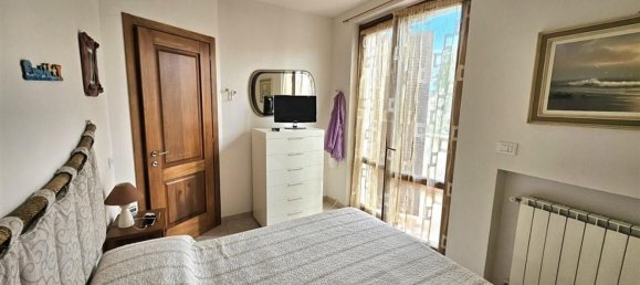 Дом с 5 спальнями в Масса, Италия № 357053 12