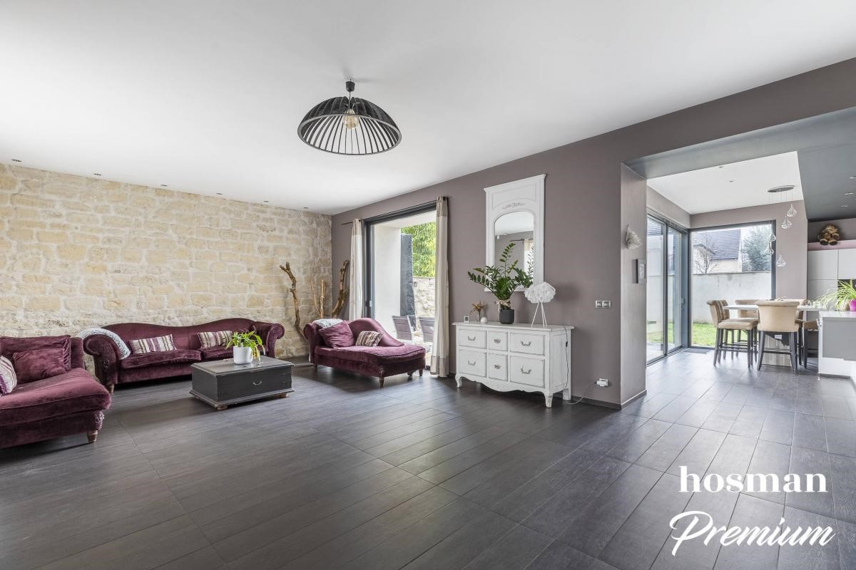 Casa de 4 dormitorios en Gennevilliers, France No. 347423