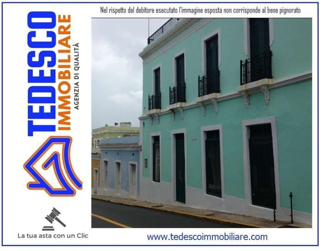 Edifício em Ospedaletto d'Alpinolo, Italy 908 m² N.º 371220