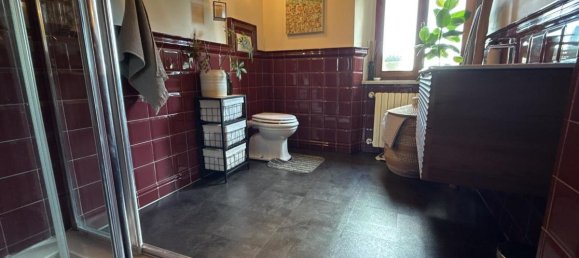 Квартира с 3 спальнями в Кьянни, Италия № 356604 24