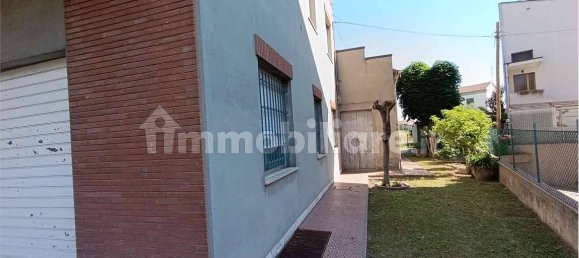 4 bedrooms House in Rimini, Italy No. 131172 16