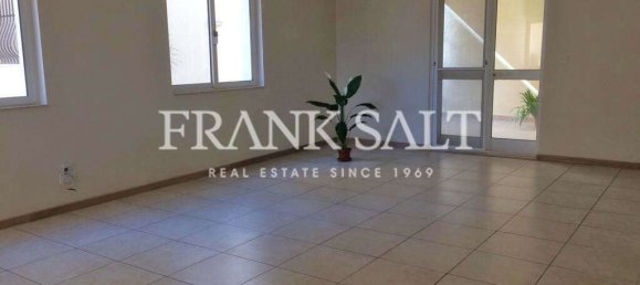 3 bedrooms Maisonette in Saint Julian's, Malta No. 3531 4