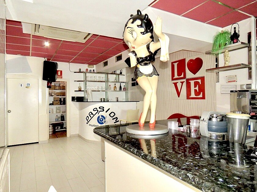 166m² Commercial property in Villamartin, Spain No. 14574