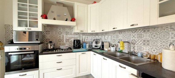 2 Schlafzimmer Wohnung in Cossato, Italy, Nr. 355601 5