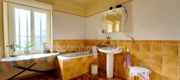 4 bedrooms House in Marchampt, France No. 185848 9