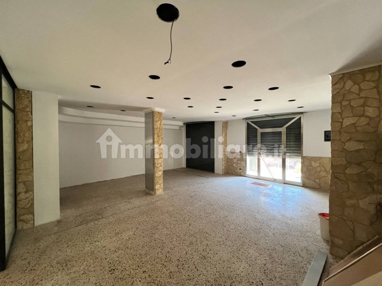 5-salle Propriété commerciale à San Giovanni la Punta, Italy No. 158557