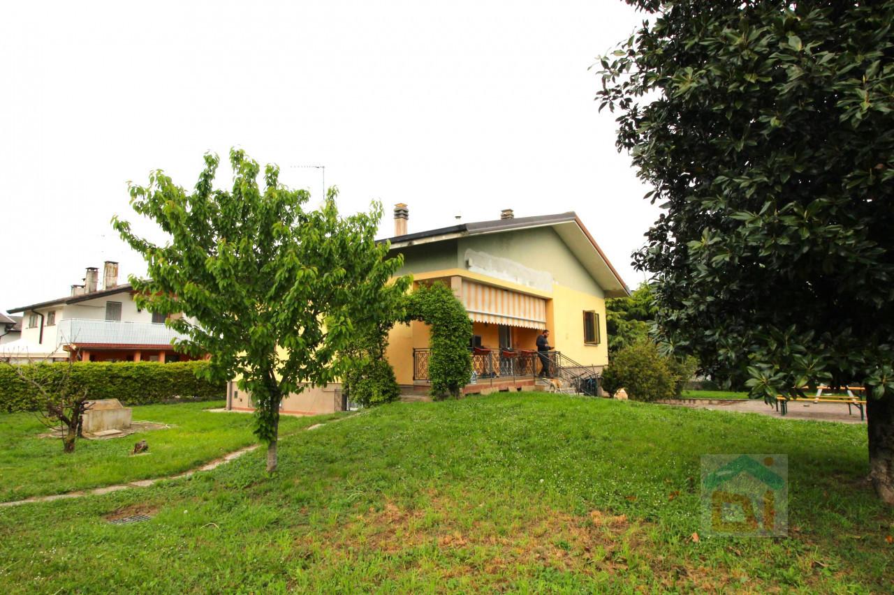 4 rooms House in Udine, Italy No. 104303
