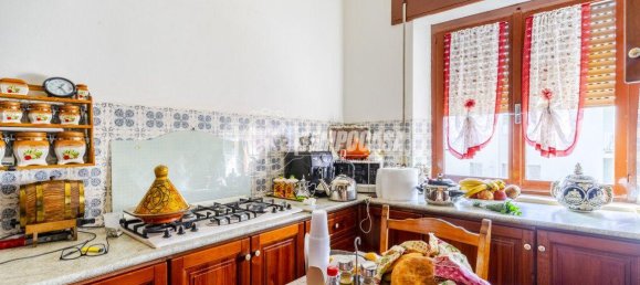 6غرفة شقة في Monte San Giusto, Italy رقم 234513 3