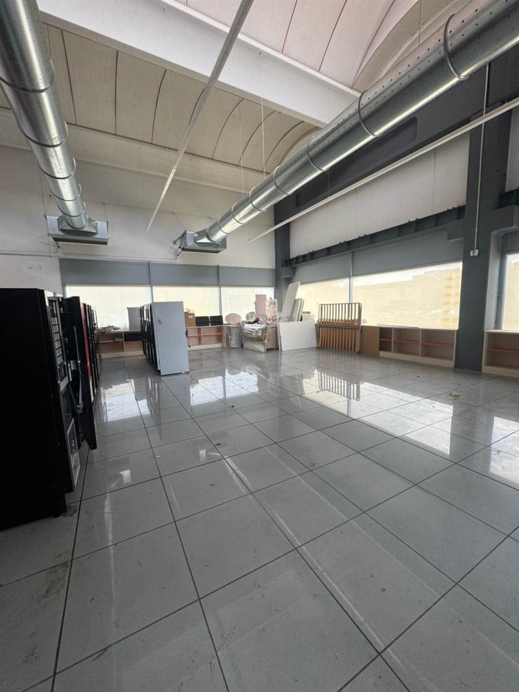 2-Zimmer Lagerhaus in Agliana, Italy, Nr. 350446