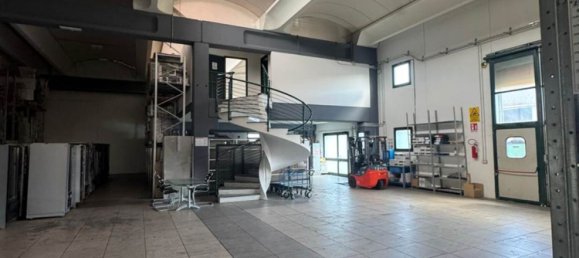 2-Zimmer Lagerhaus in Agliana, Italy, Nr. 350446 5