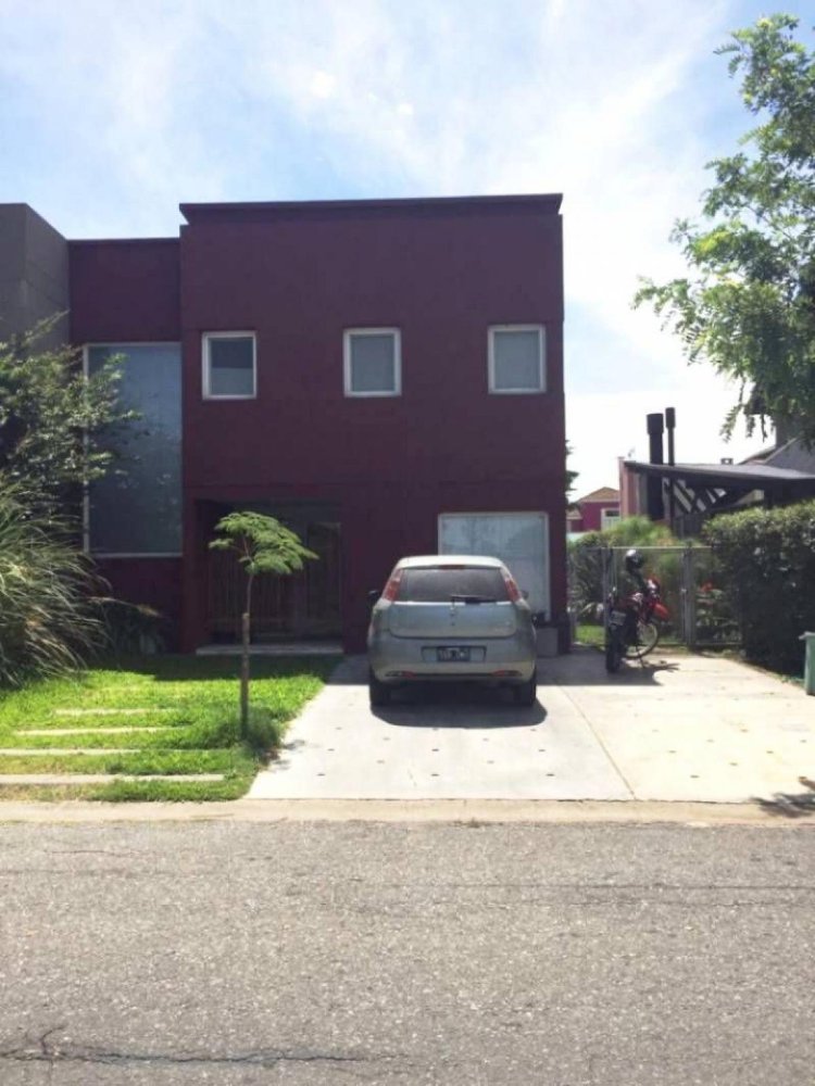 Дом с 3 спальнями в Сан-Фернандо, Аргентина № 59692