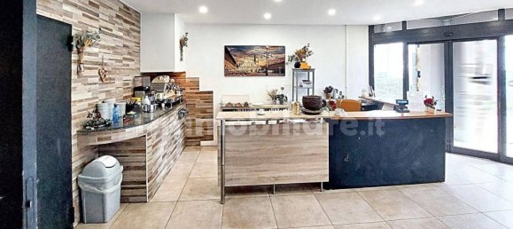 Gewerbliche Immobilie in Vigevano, Italy 914m², Nr. 311156 17