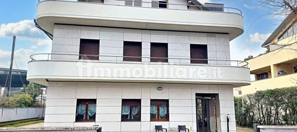 Gewerbliche Immobilie in Vigevano, Italy 914m², Nr. 311156 7